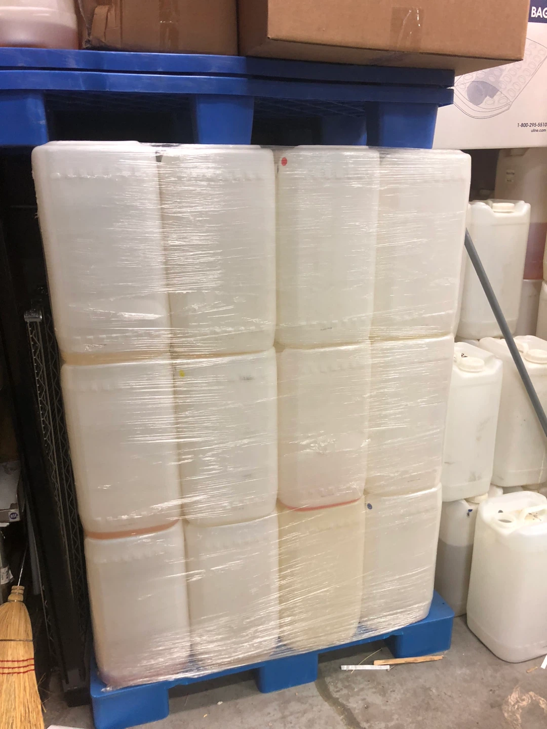 Bulk plastic Jerricans for liquids - photo 3