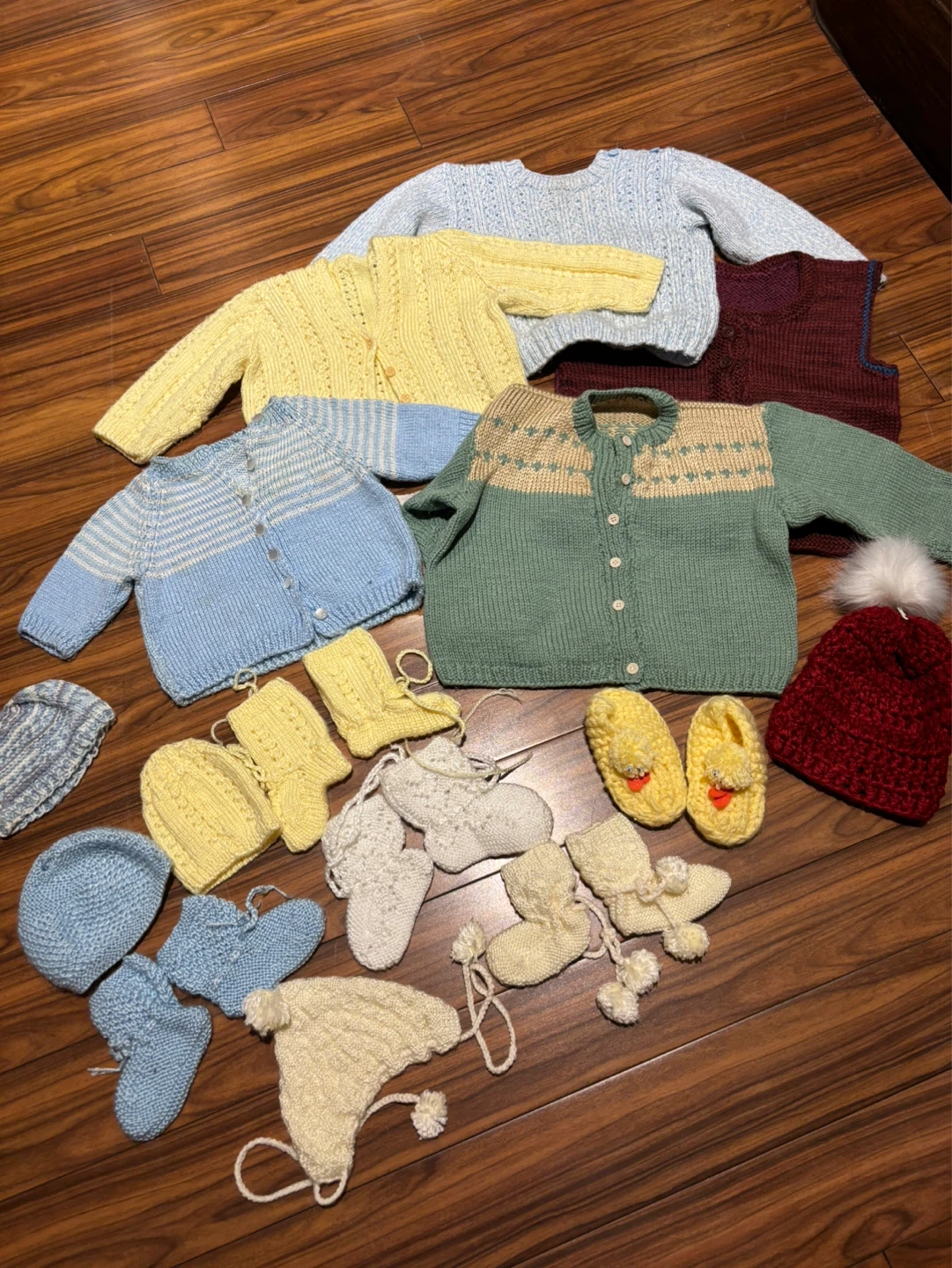 Hand-knitted baby clothes and accessories lot