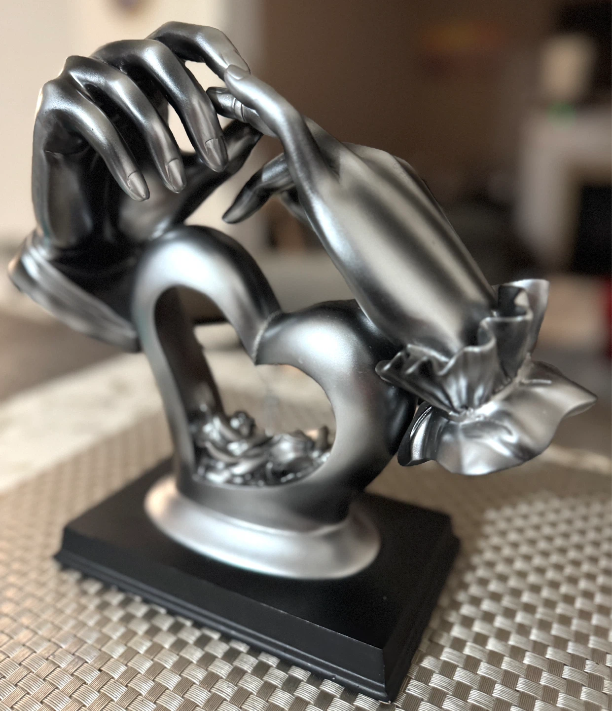 Silver Heart and Hands Sculpture with Roses and Crystal - photo 3