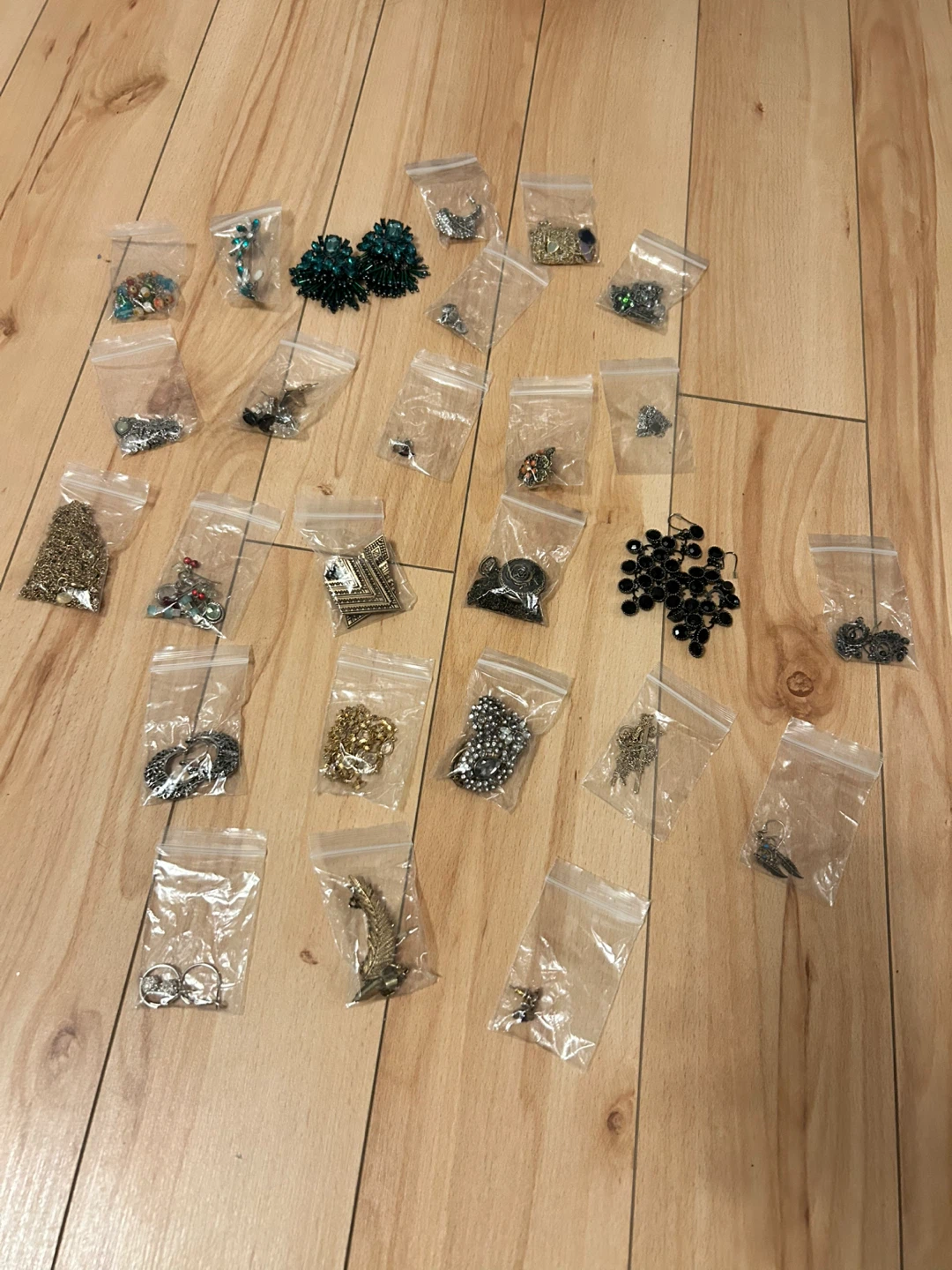 Assorted jewelry