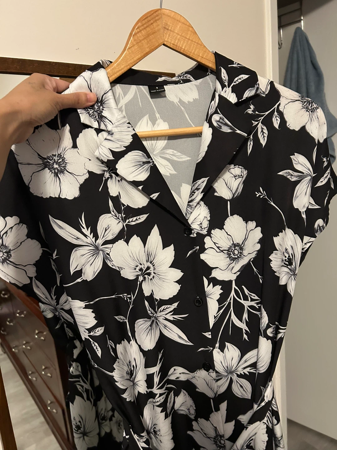 Black & White Floral Midi Dress - photo 3