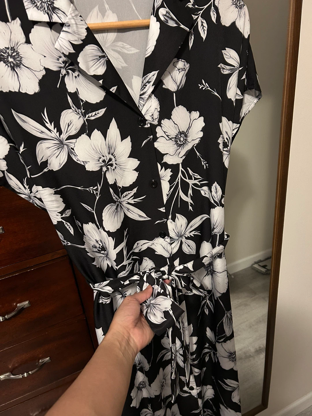 Black & White Floral Midi Dress - photo 2