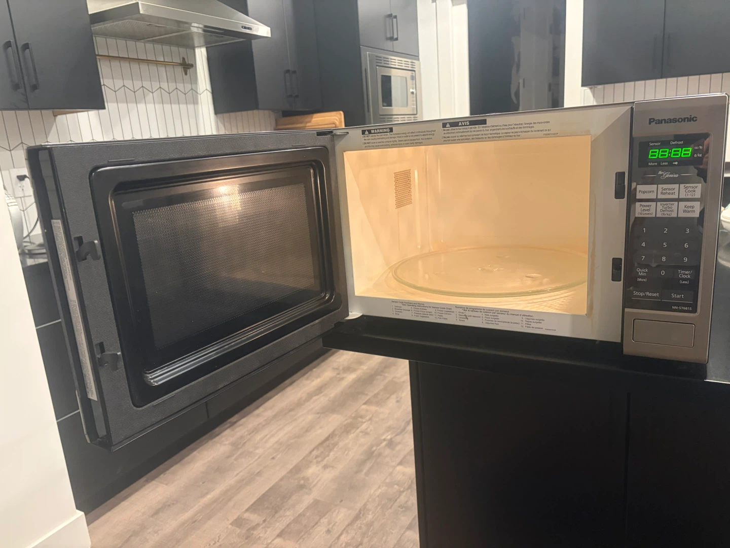 Panasonic microwave oven, stainless steel - photo 2