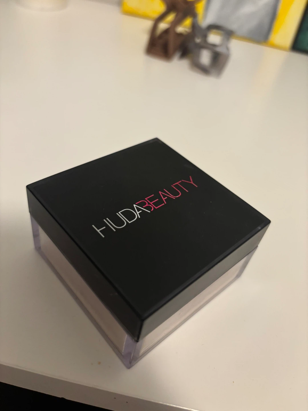 Huda Beauty Easy Bake Loose Baking & Setting Powder
