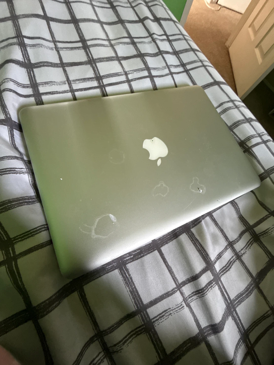 Apple MacBook Pro 2012 or 2015