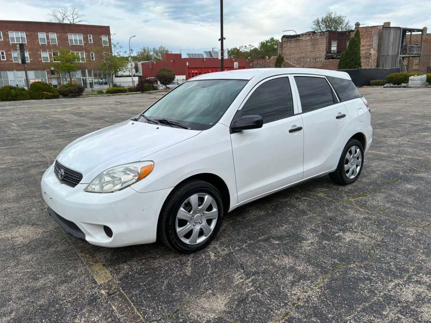 2007 White Toyota Matrix con 127 mil millas - photo 2