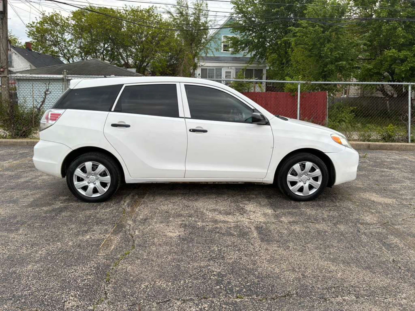 2007 White Toyota Matrix con 127 mil millas - photo 3