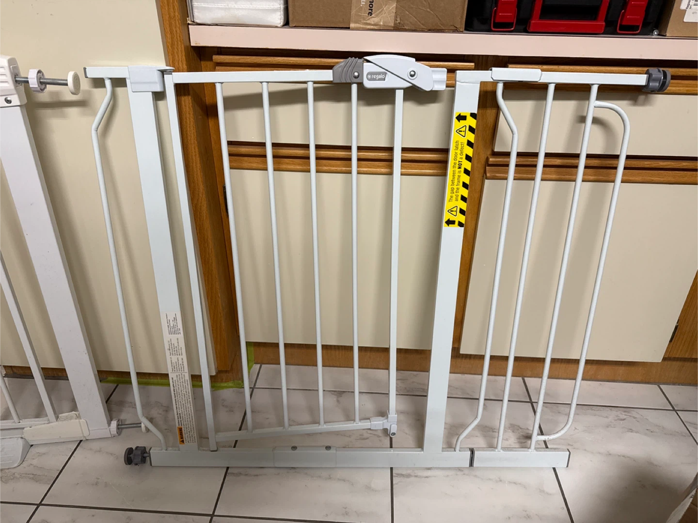2 x White Metal Baby/pet Gates (Regalo & Eudemon)