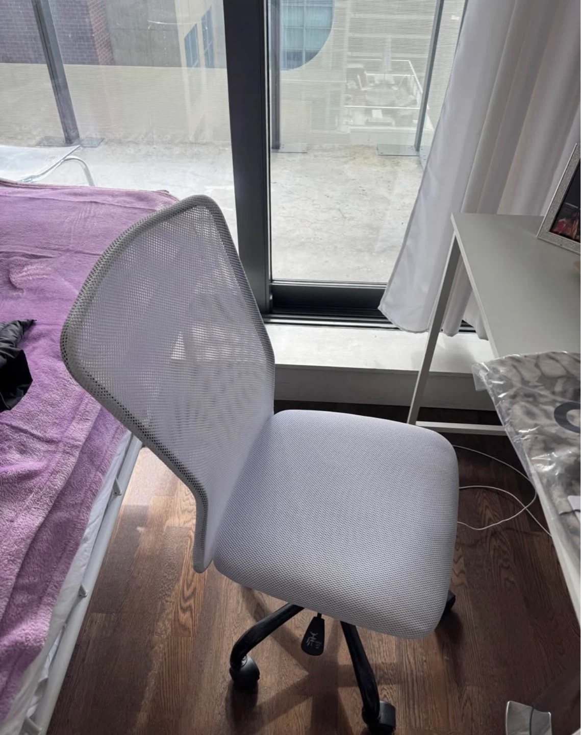 Light Grey Mesh Office Chair - photo 2