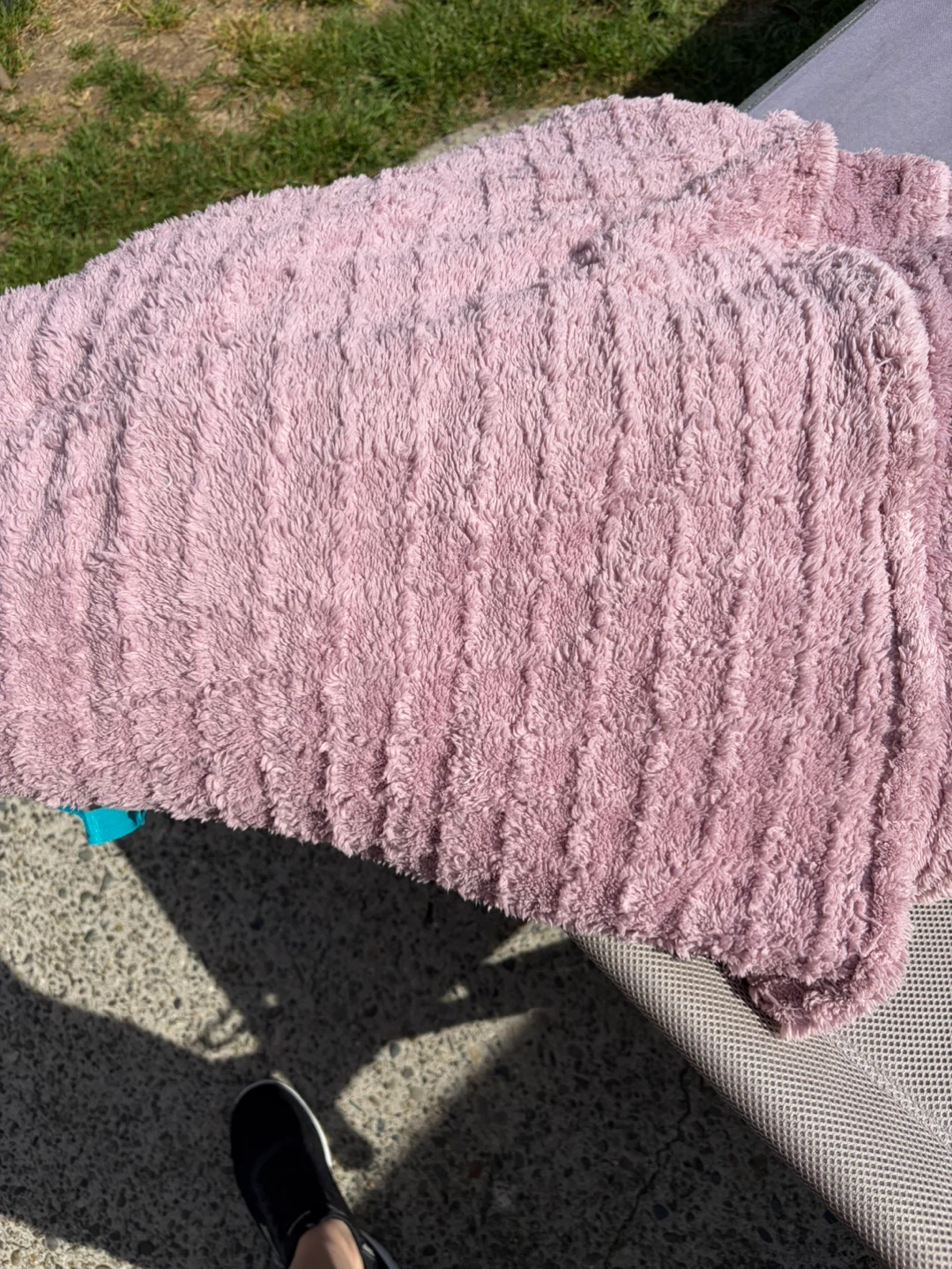 Plush Throw Blanket - photo 2