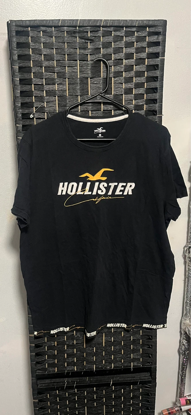 Hollister California Black T-Shirt Size XL