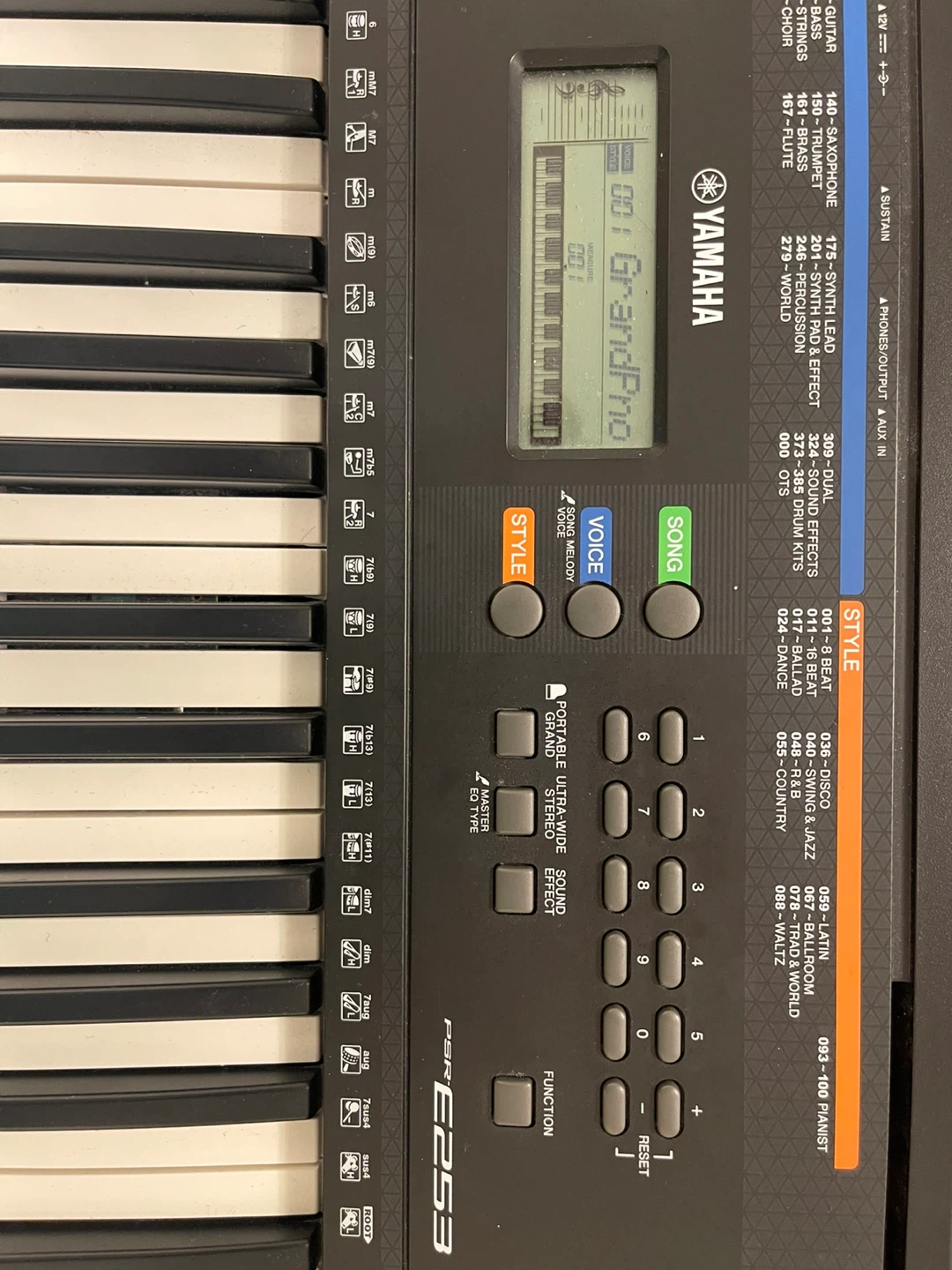 Yamaha PSR E253 Portable Keyboard