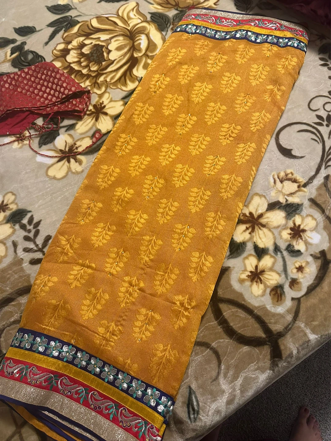 Women's Saree - Yellow and Red with Embroidery - photo 2