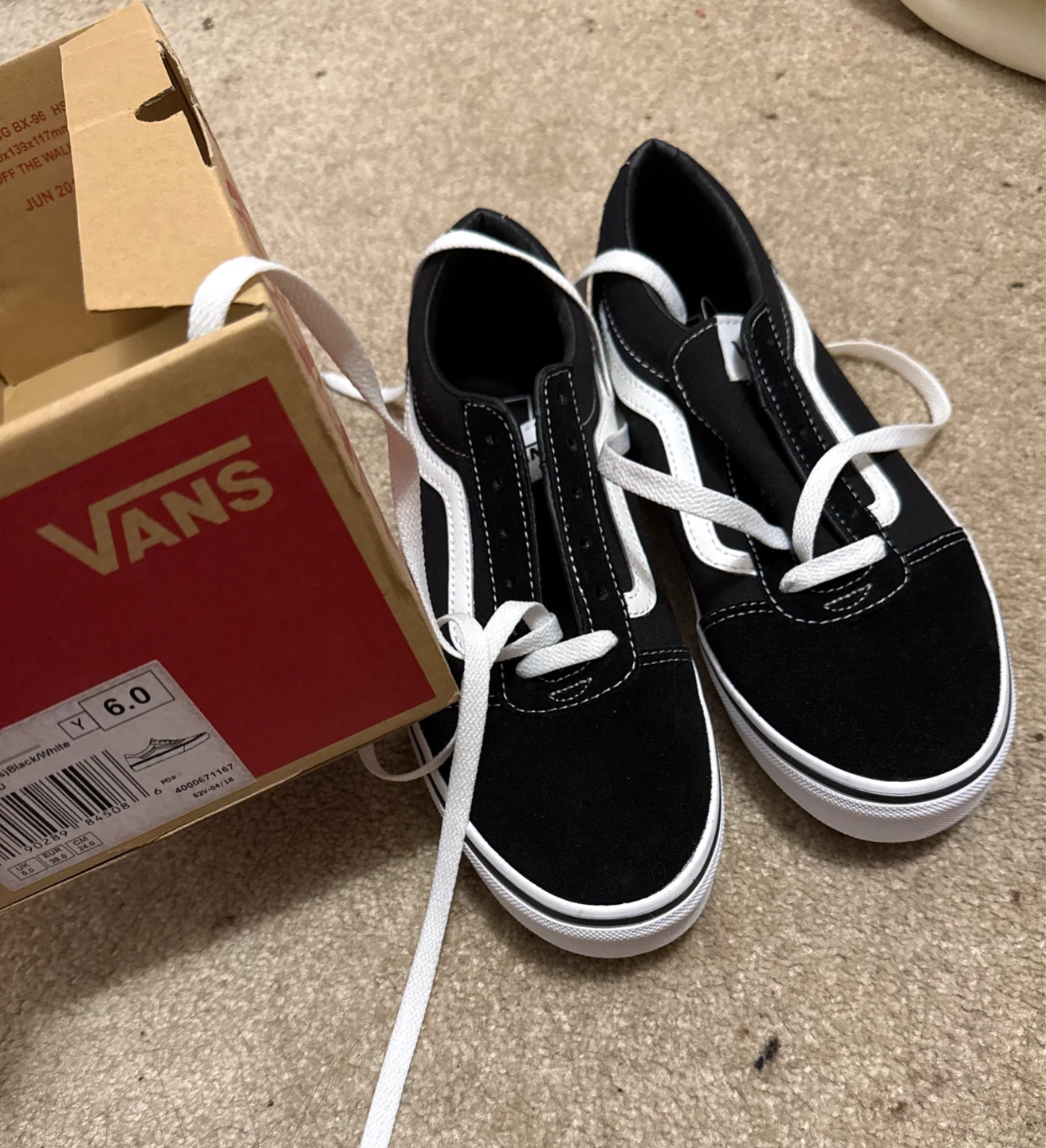 Vans Ward (Suede/Canvas) Black/White Youth Size 6.0