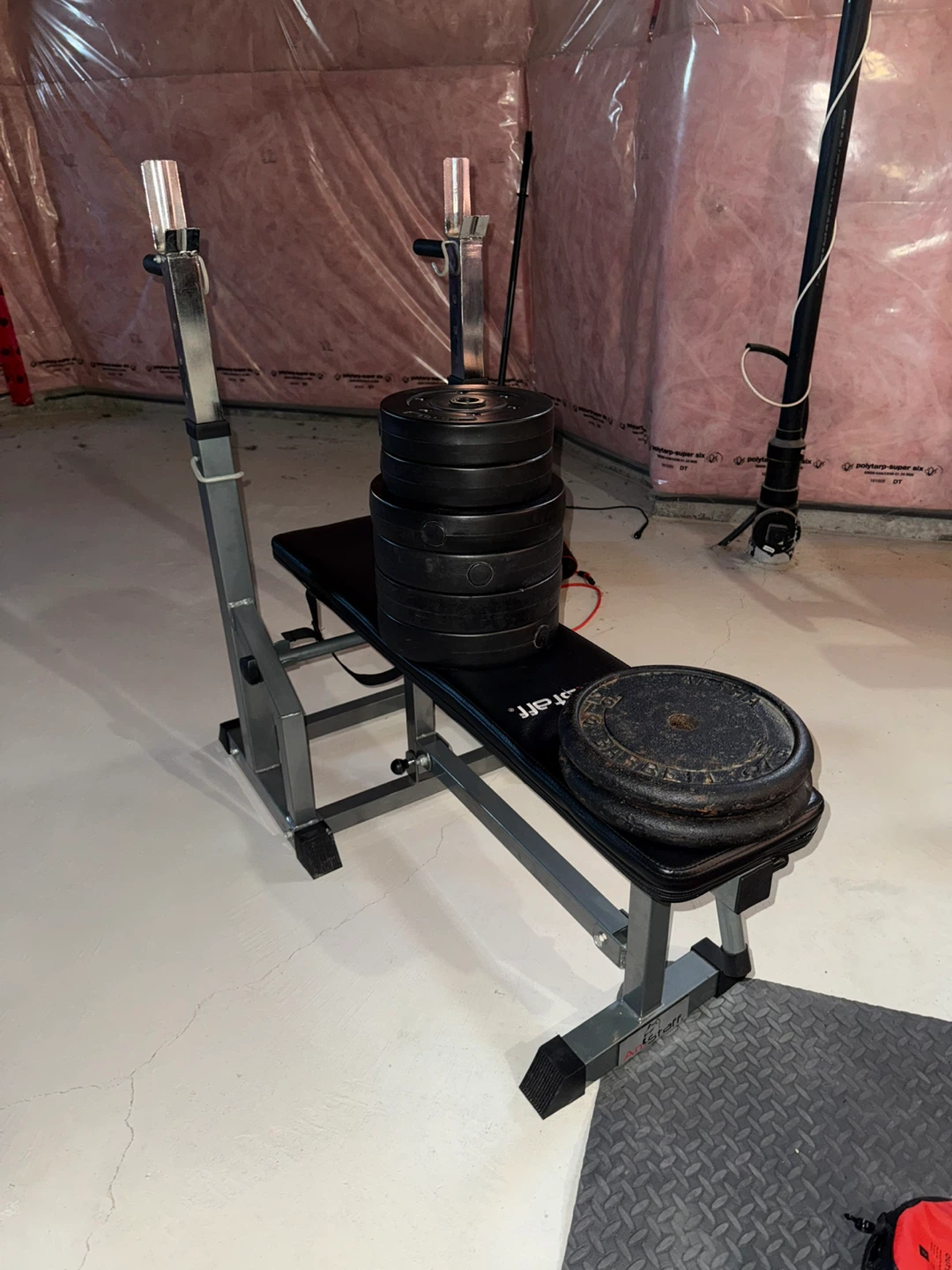 Foldable AmStaff Bench + Dip Bar & 130 lbs