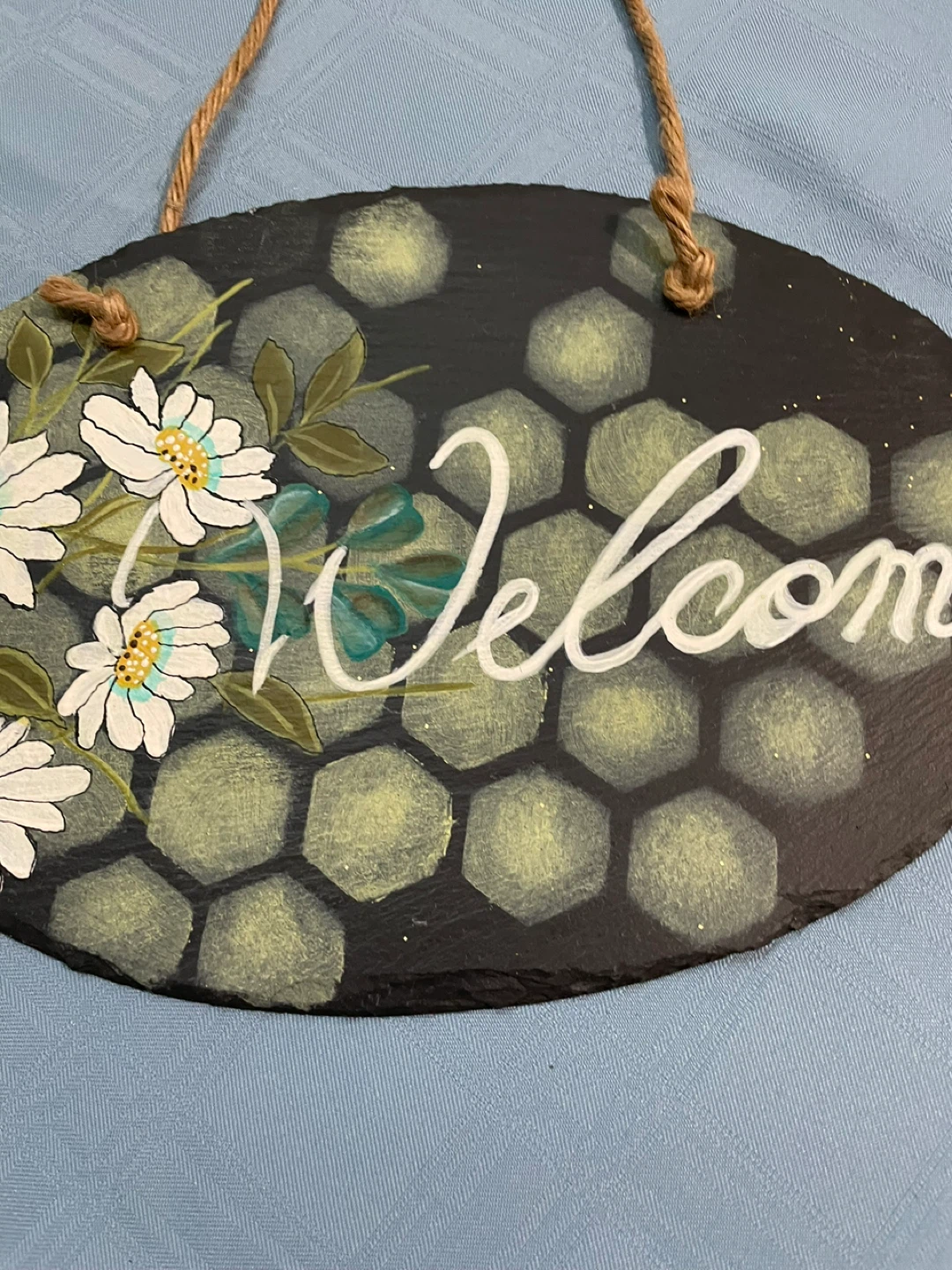 Hand-Painted Oval Welcome Sign with Daisies - photo 2