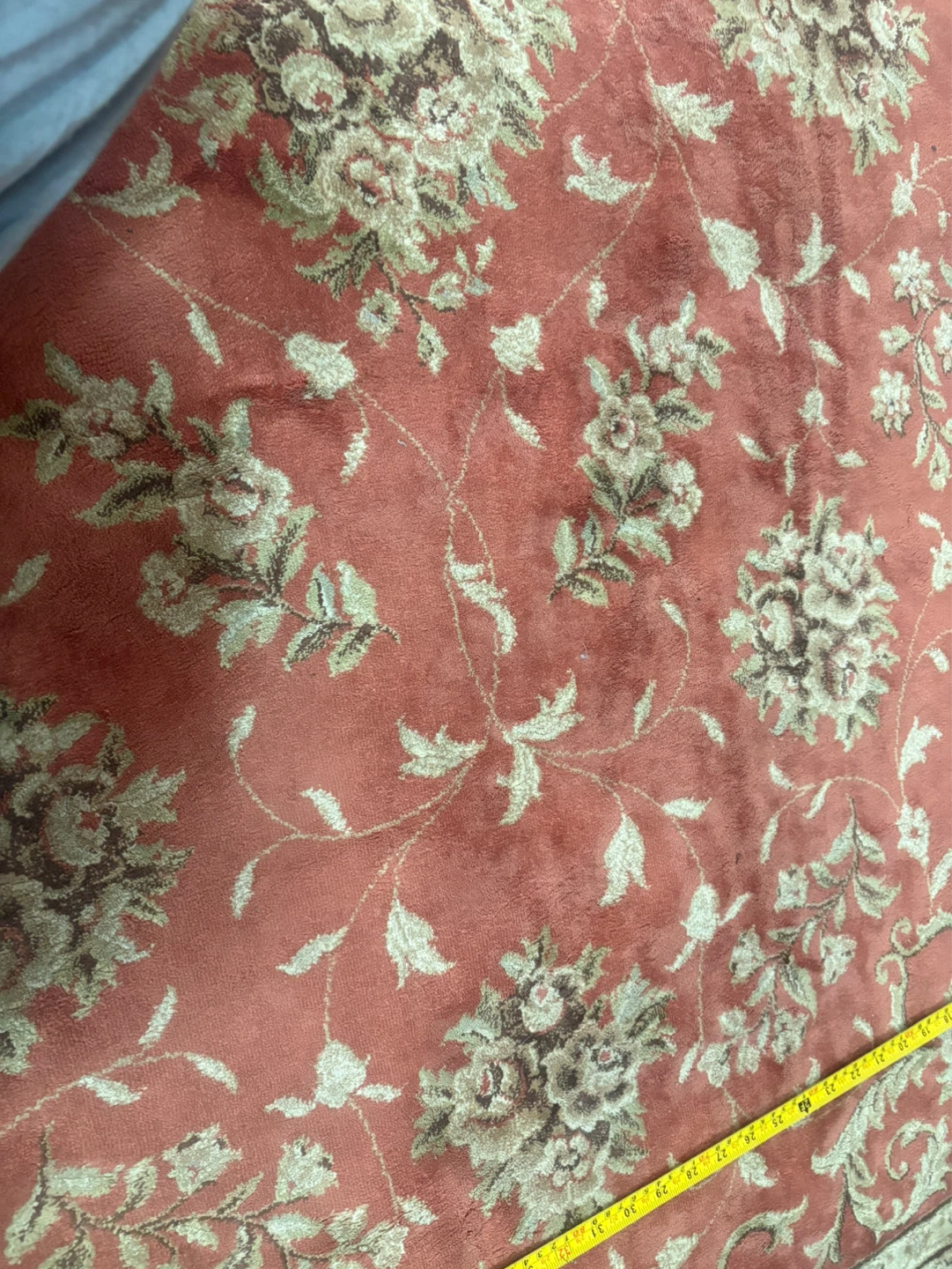 Area Rug with Floral Pattern - photo 2