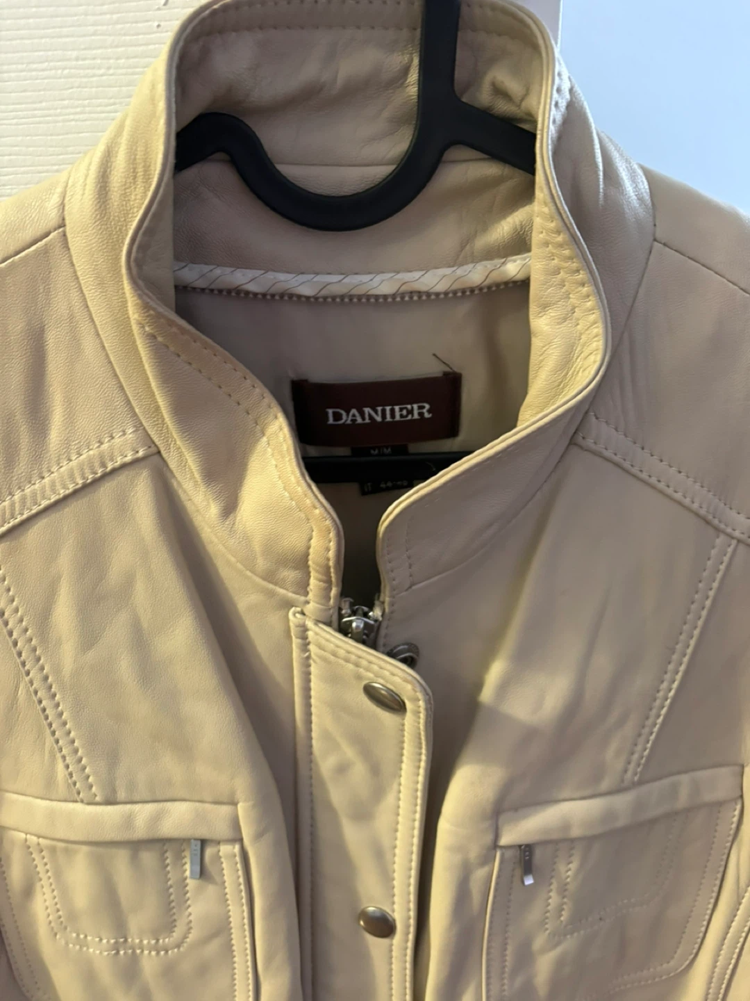 Danier Leather Jacket - Cream - Size M - photo 2