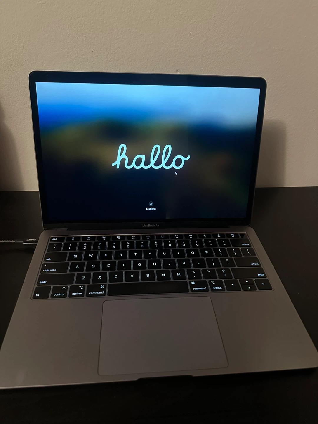 Apple MacBook Air 2019 - AMAZING CONDITION