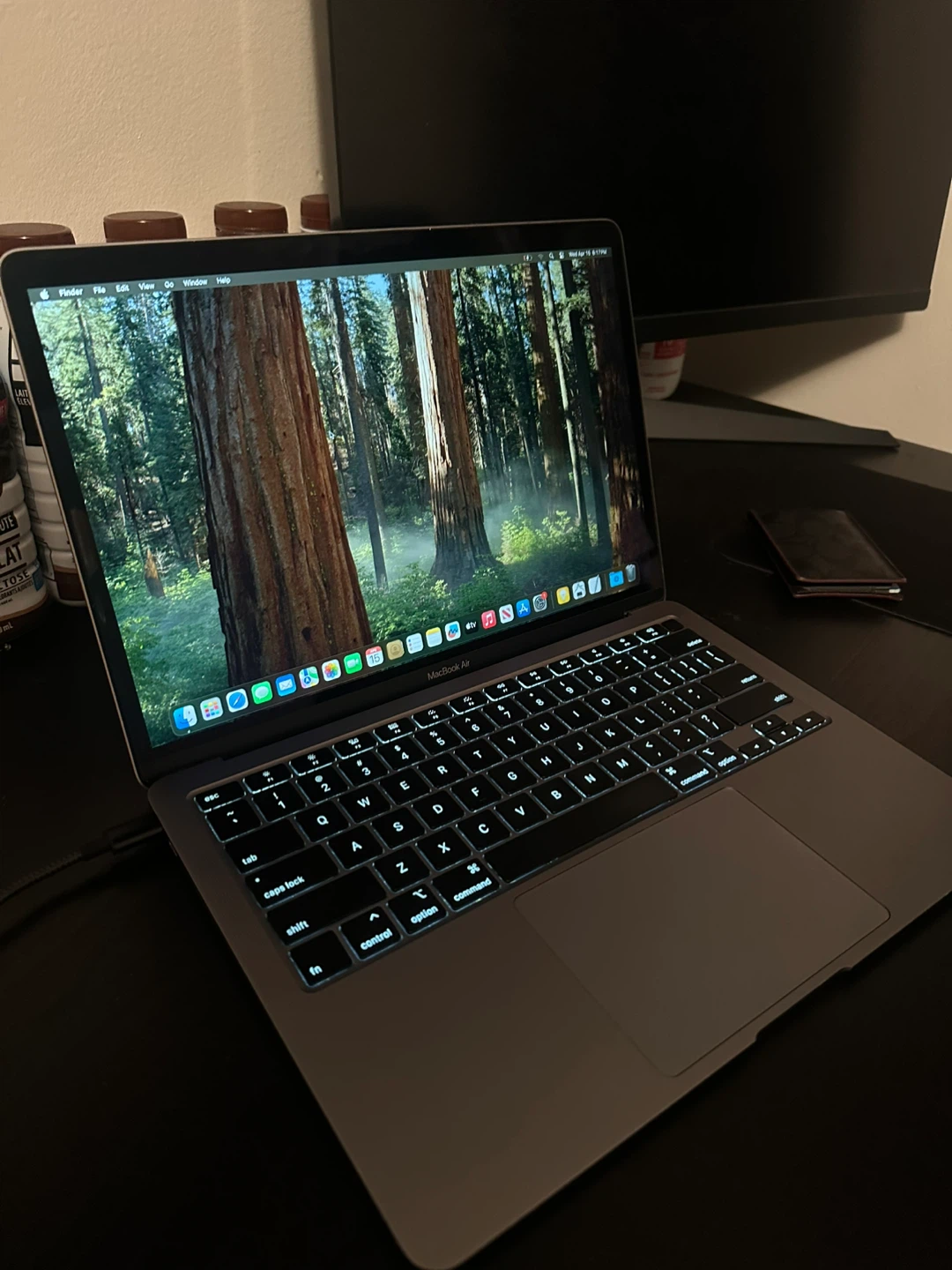 Apple MacBook Air 2020 - AMAZING CONDITION