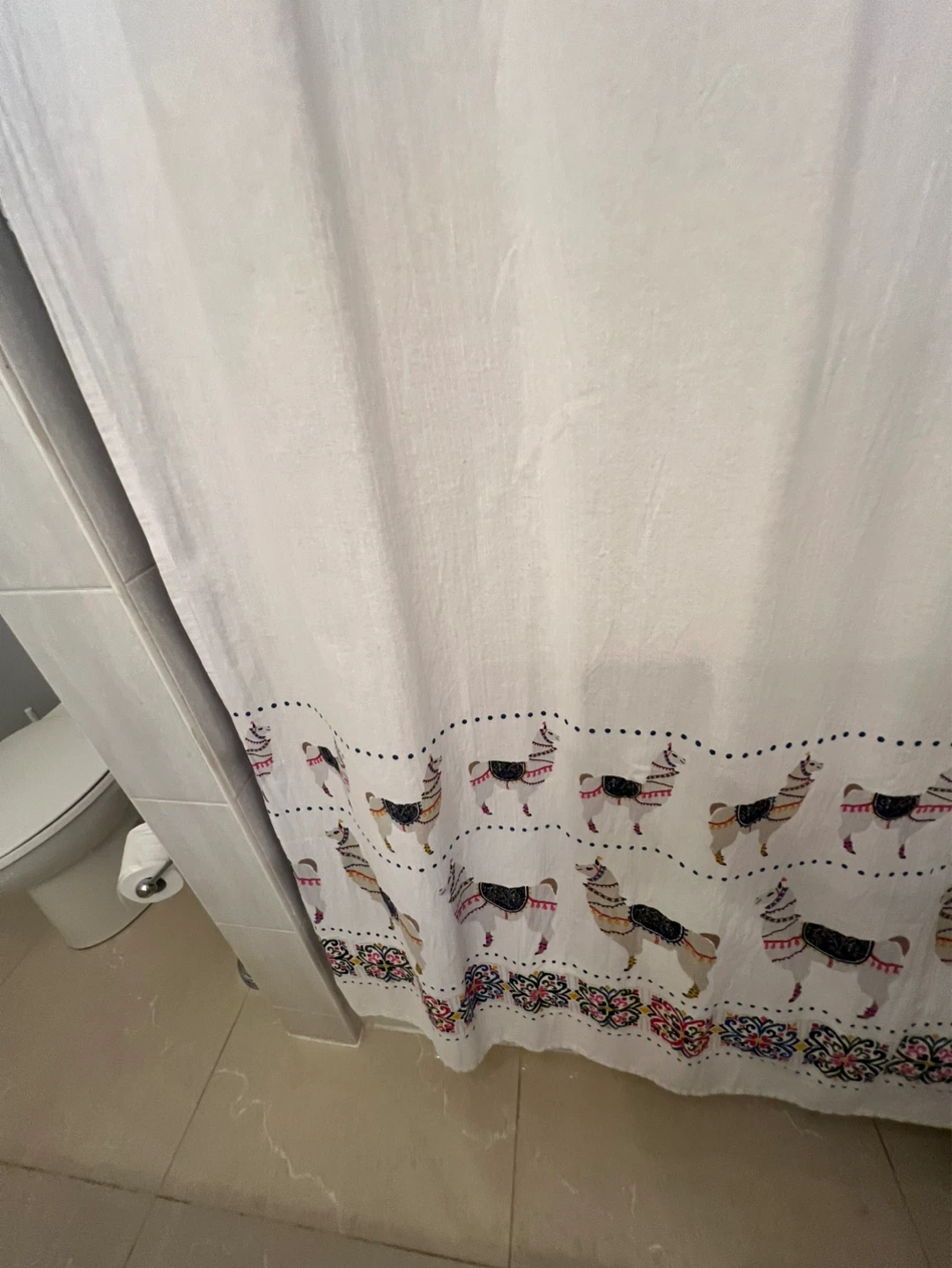 White Shower Curtain with Llama Pattern - photo 4