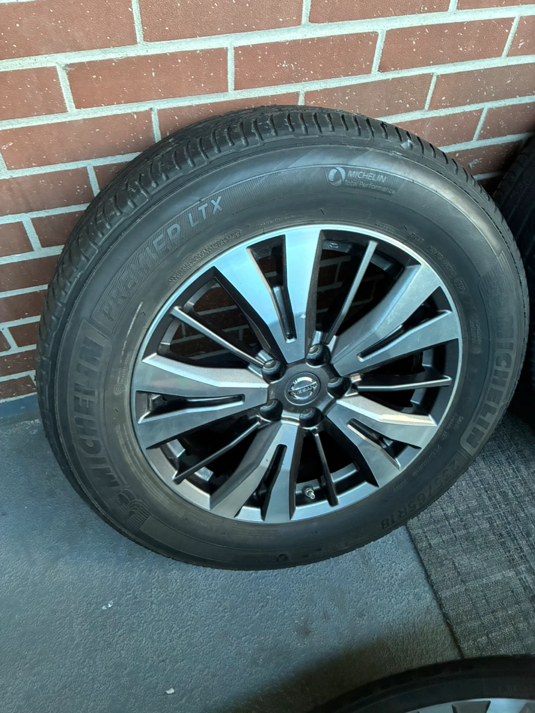 18” OEM Nissan pathfinder rims and all season tires - photo 3
