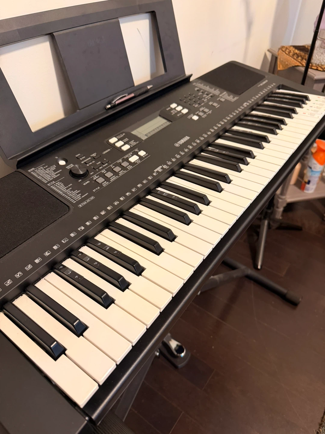Yamaha Electronic Keyboard PSR-E373 - photo 2