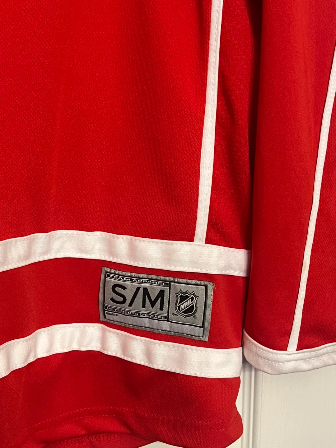 Detroit Red Wings Jersey • Men’s Size Medium - photo 3