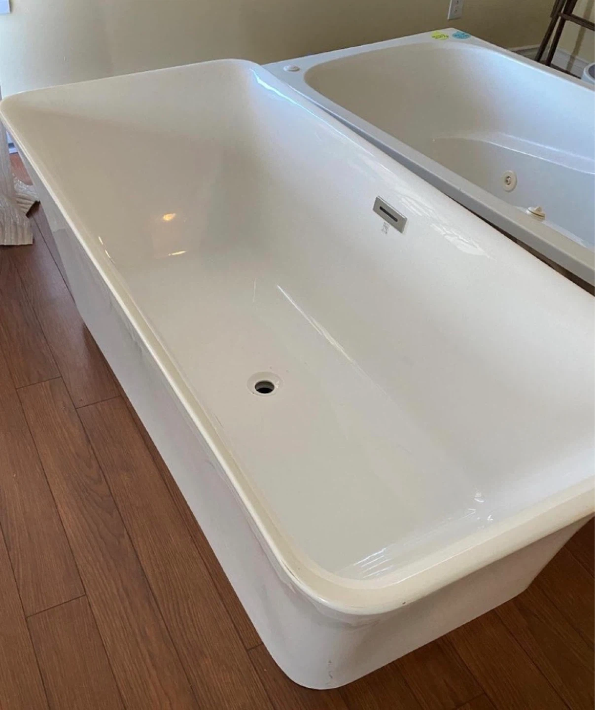 Neptune Soaker Tub