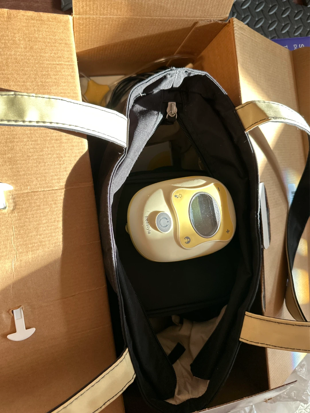 Medela Freestyle Double Electric Breast Pump - photo 2