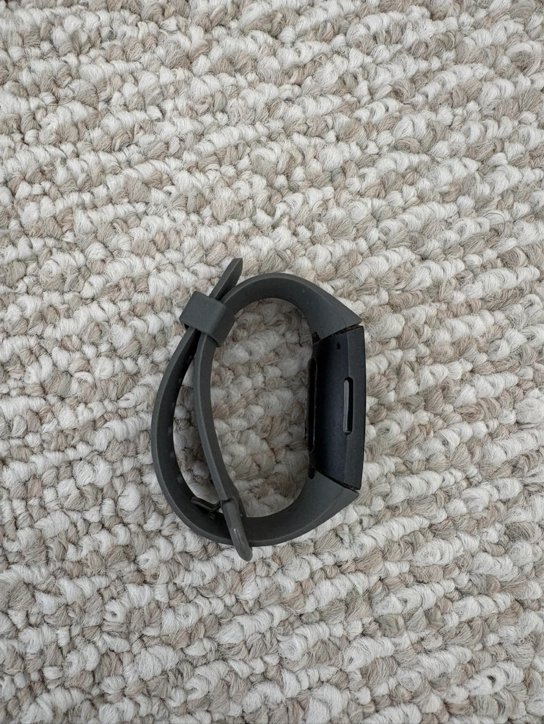 Fitbit Charge 4 Black w/ Charger & 2 Straps - photo 2