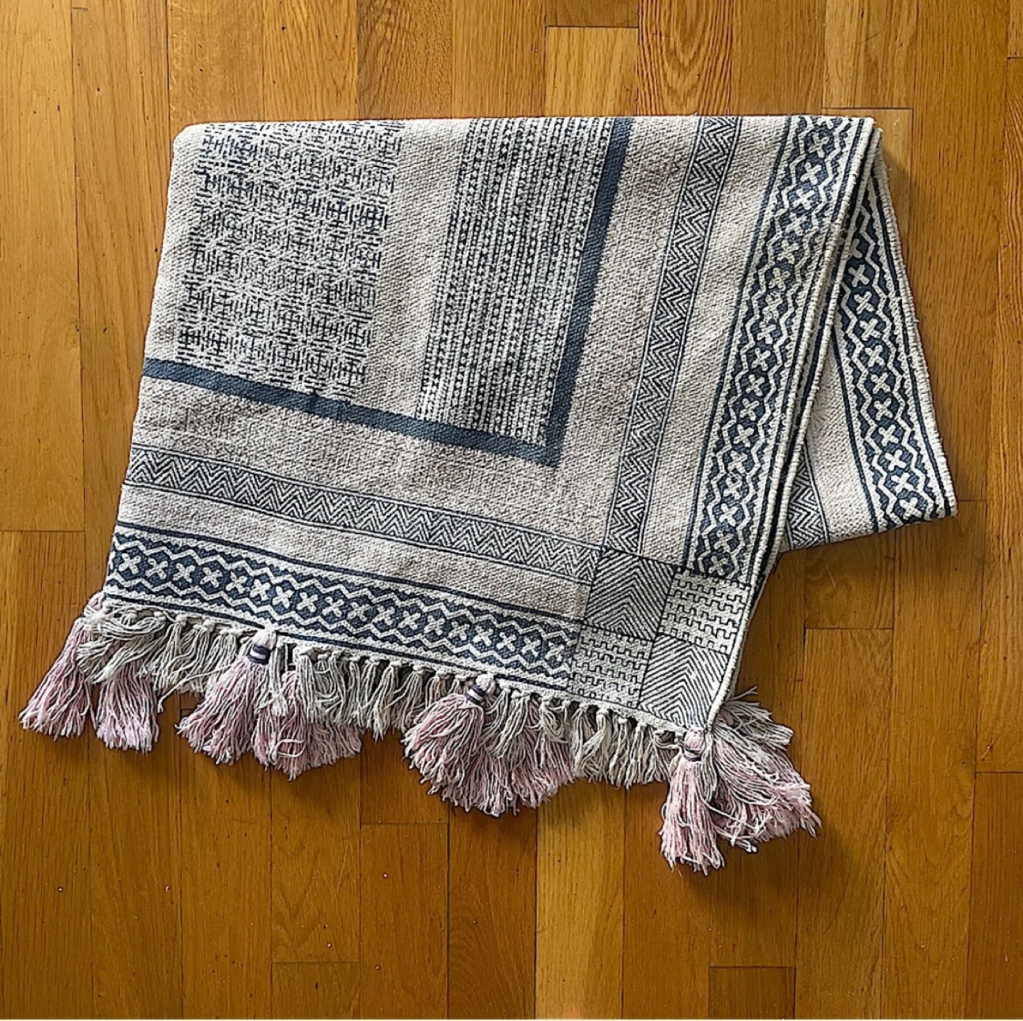 Decorative Area Rug / wall covering with Tassels - photo 4