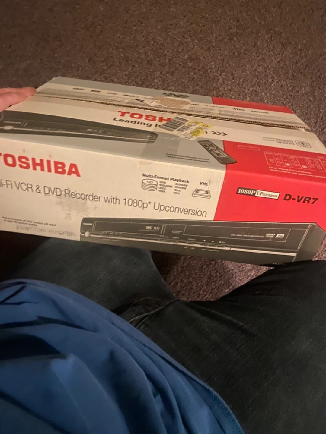 Toshiba Hi-Fi VCR & DVD Recorder with 1080p Upconversion