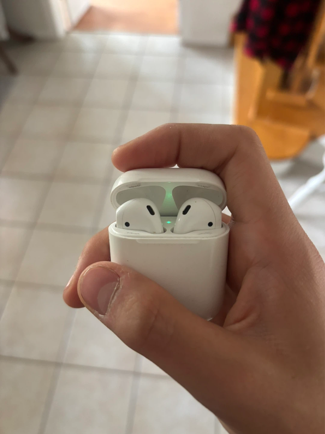 Apple AirPods (2nd Gen)