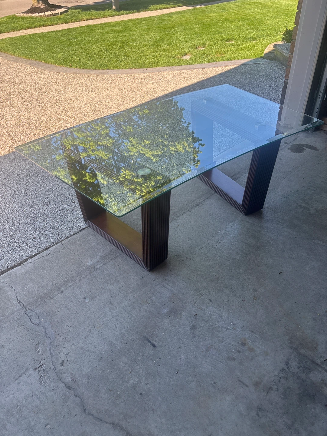 Glass Top coffee table Dark Wood Base - photo 2