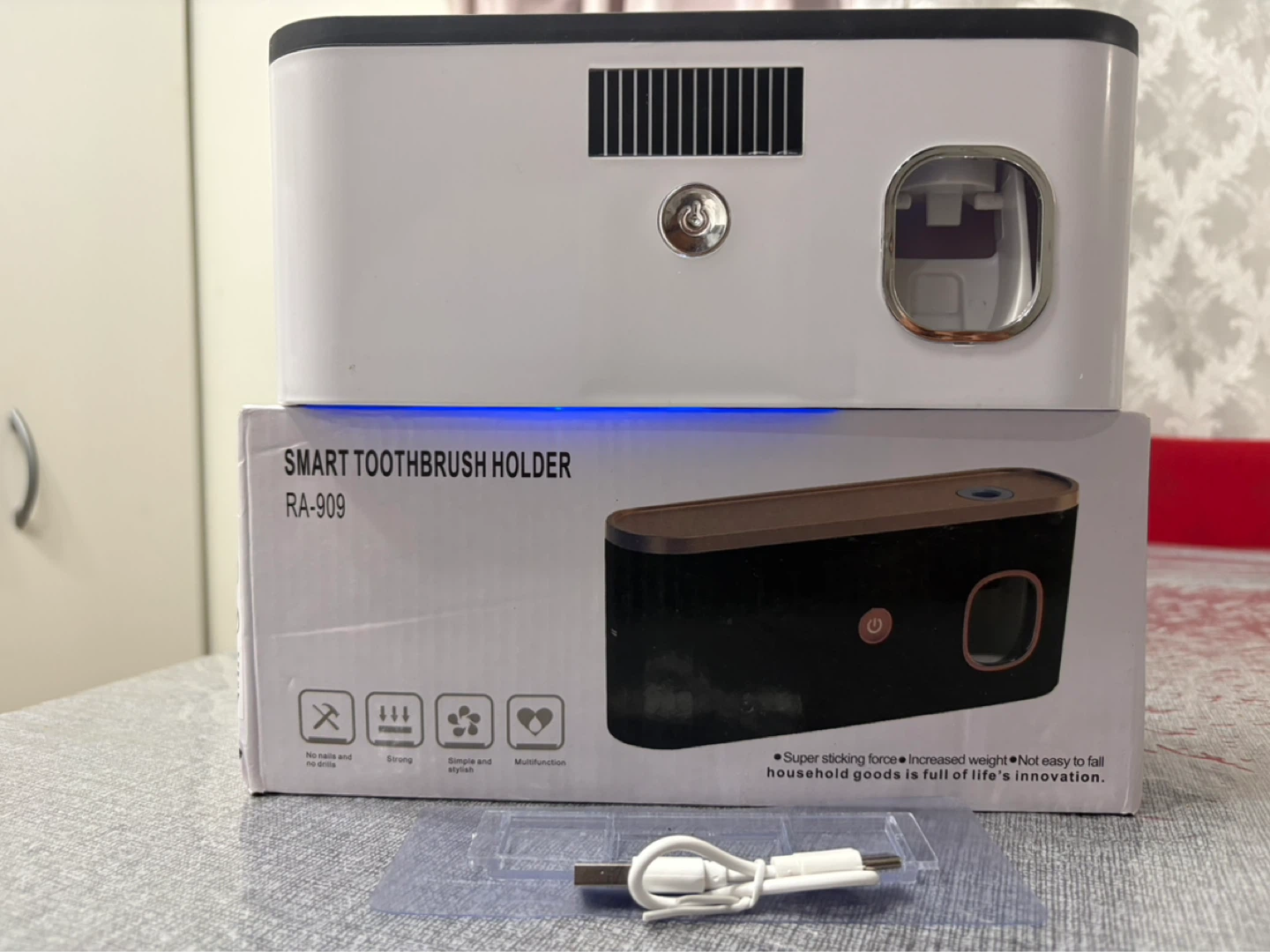 Smart Toothbrush Holder with UV Sterilization