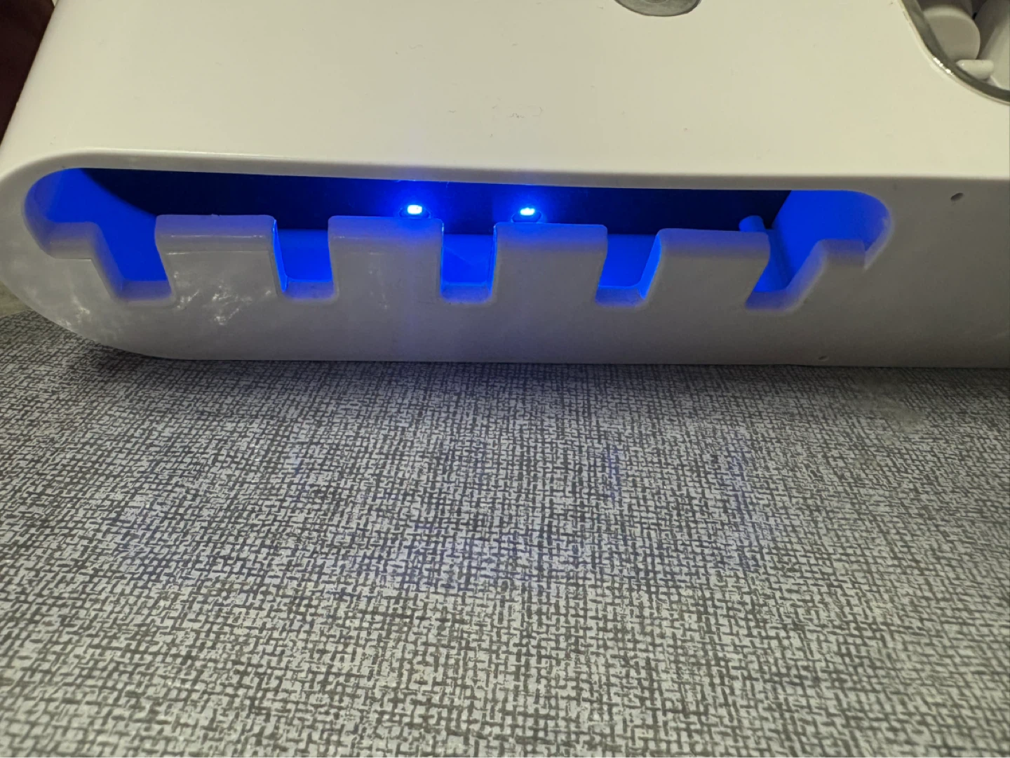 Smart Toothbrush Holder with UV Sterilization - photo 3