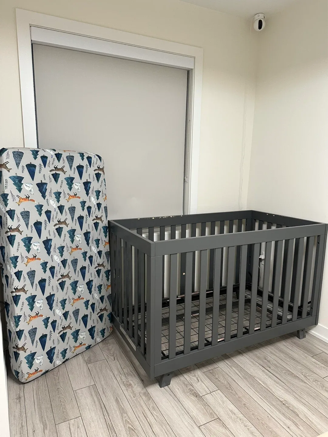 Baby crib and mattress