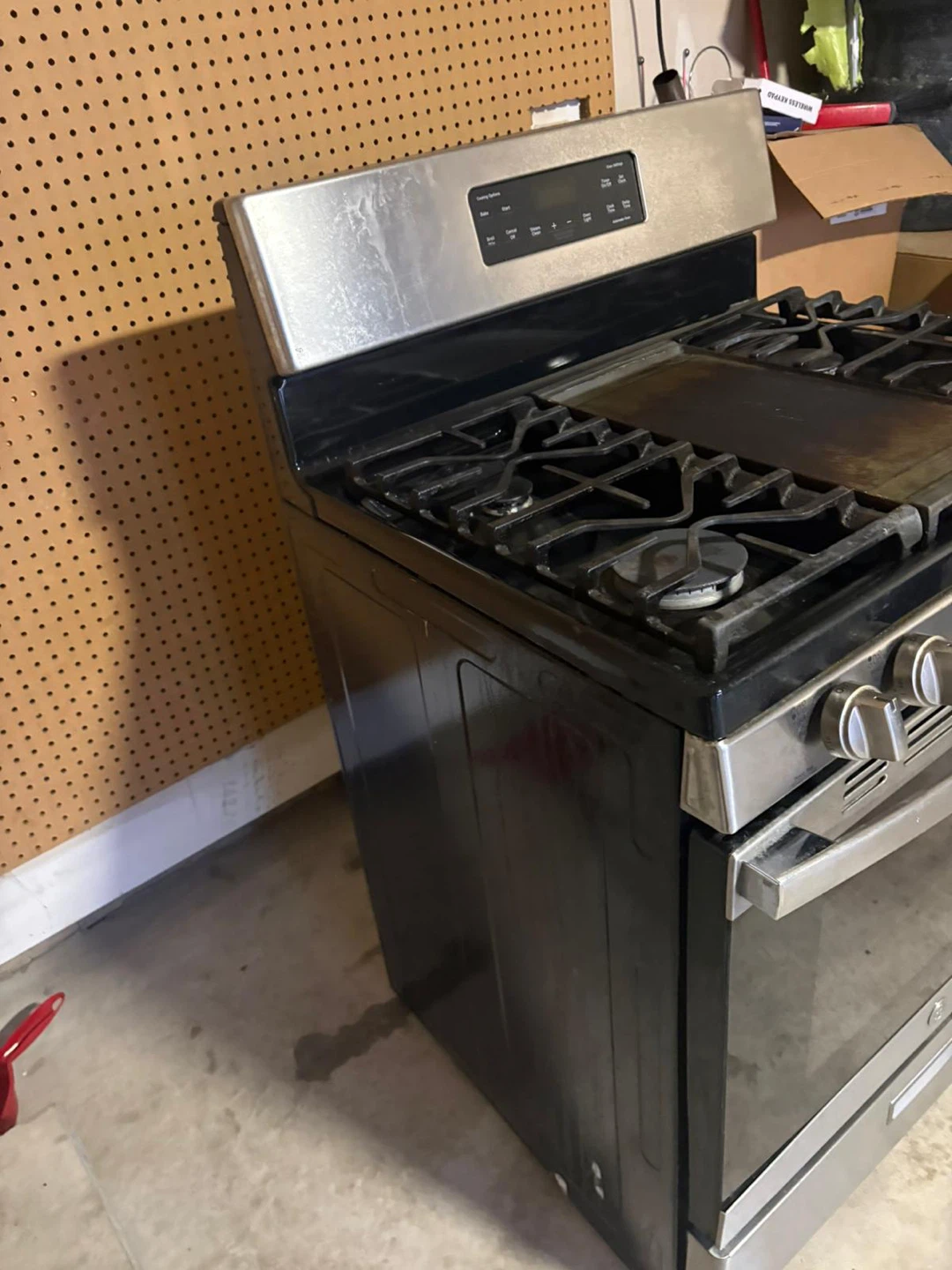 GE Gas Range with Griddle - photo 4