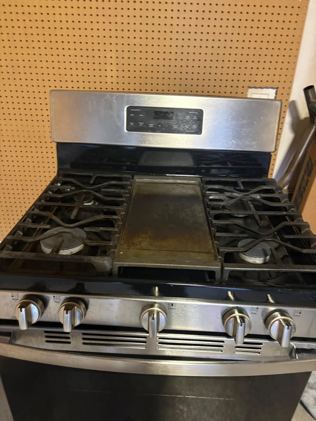 GE Gas Range with Griddle - photo 2