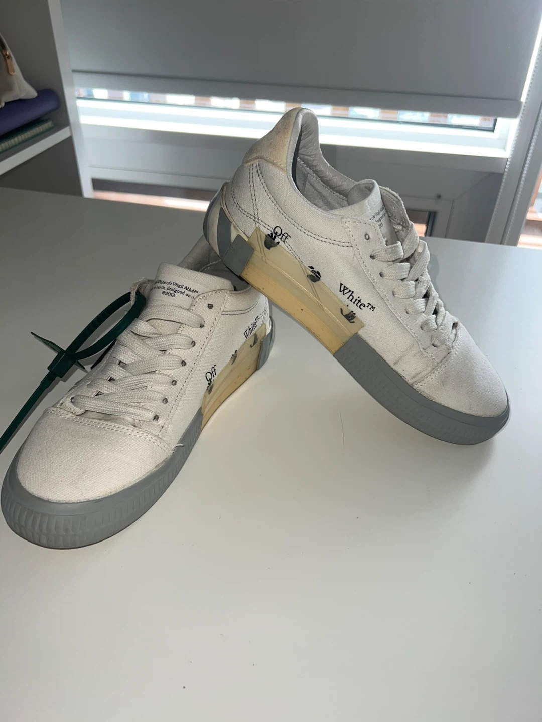 Off-White Low Top Sneakers - photo 2