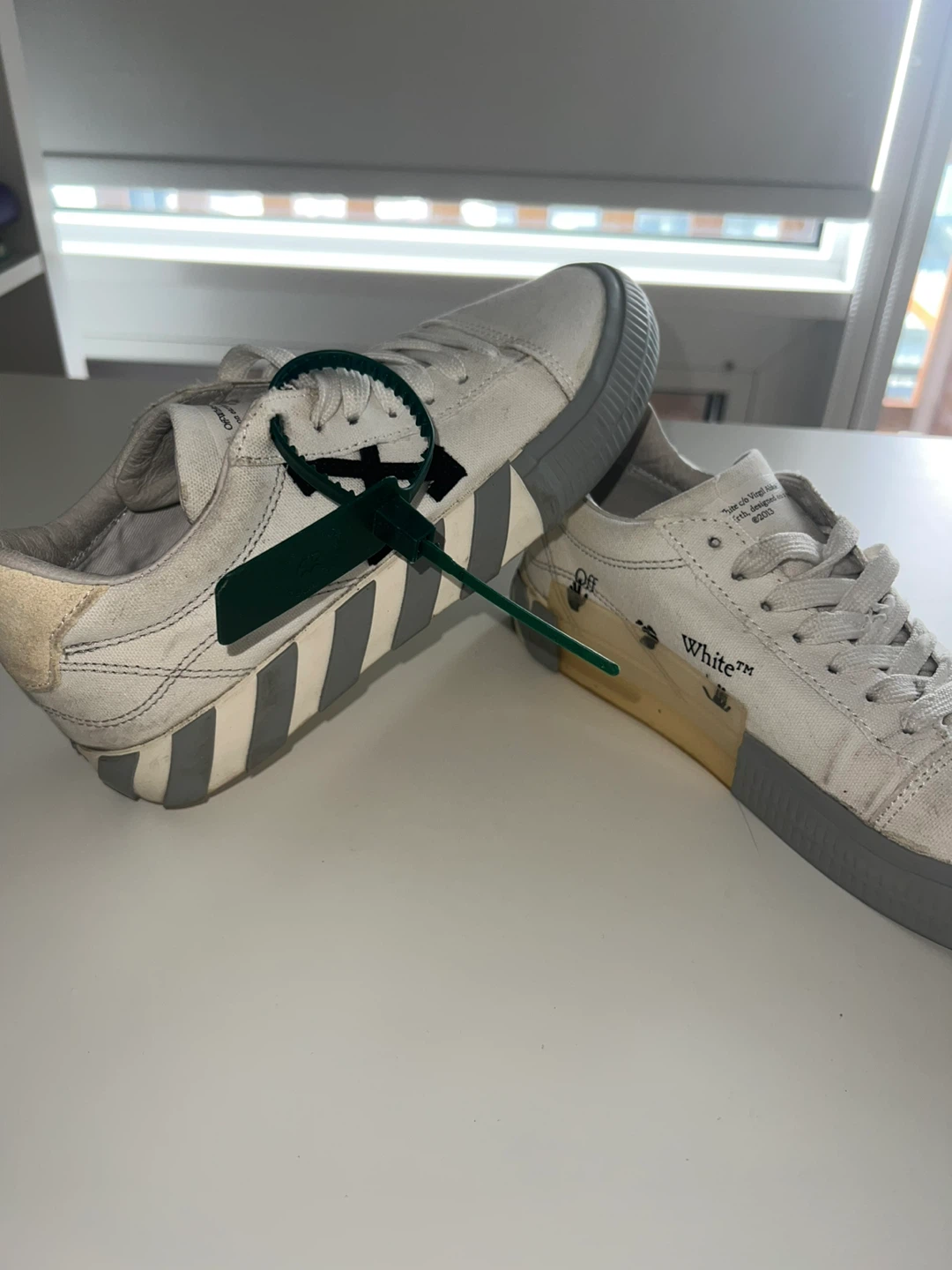 Off-White Low Top Sneakers - photo 3
