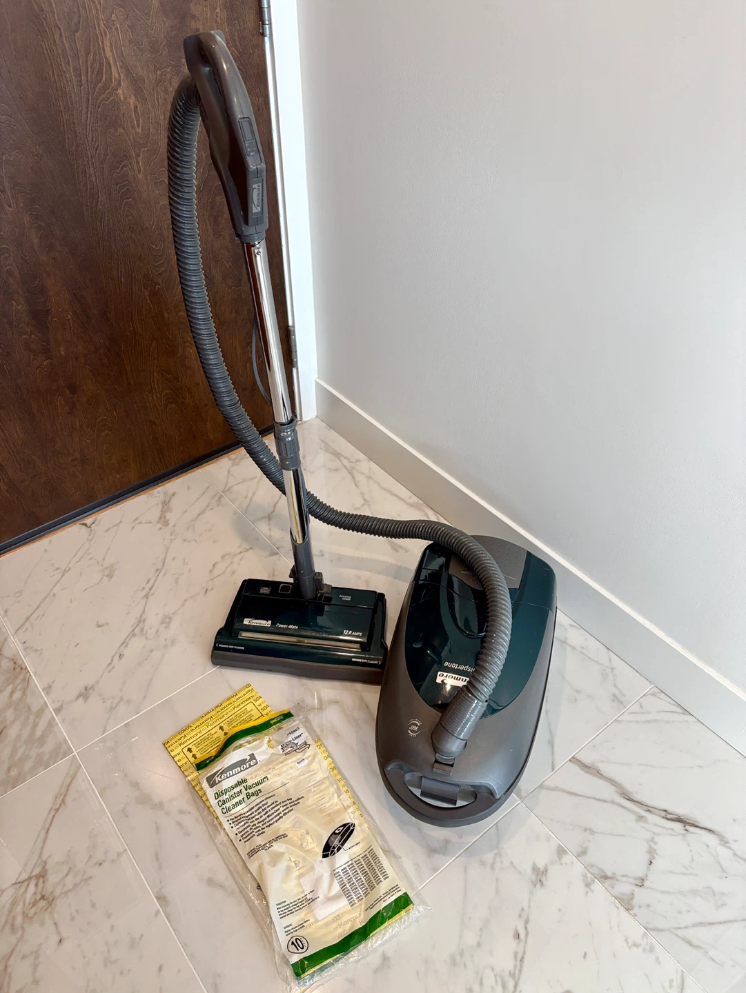 Kenmore Vacuum Cleaner, complete with Bags - photo 2