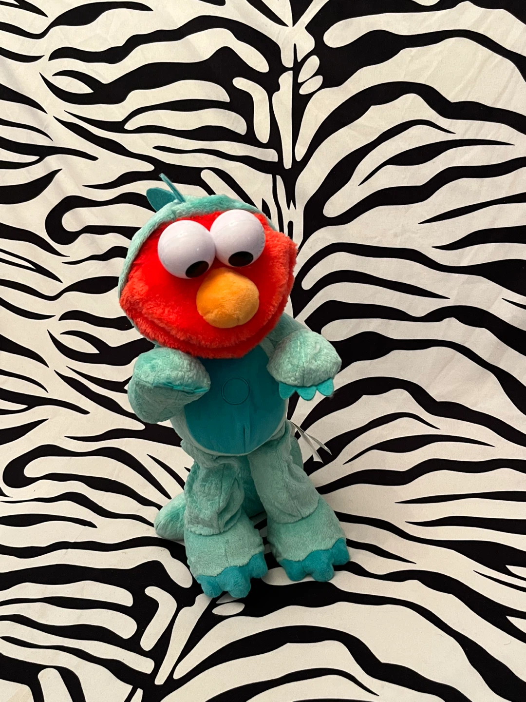 🩵 Sesame Street Dino Stomp Talking/ Moving Elmo Toy 🩵 - photo 2