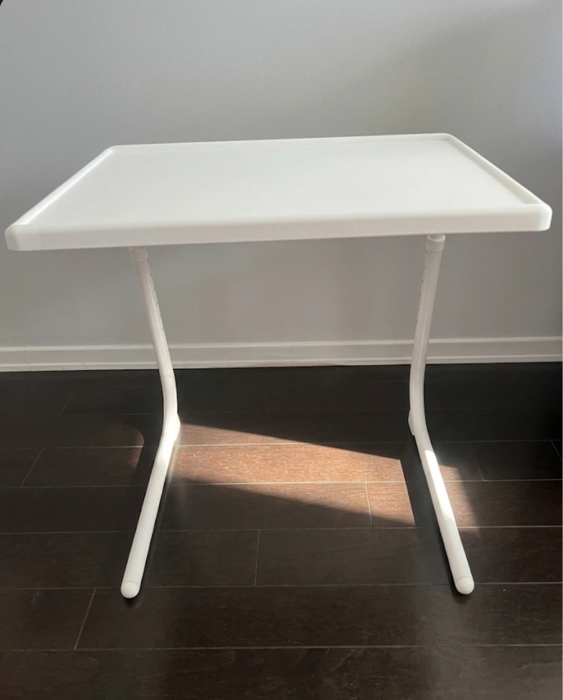 White Table Mate Adjustable Folding table