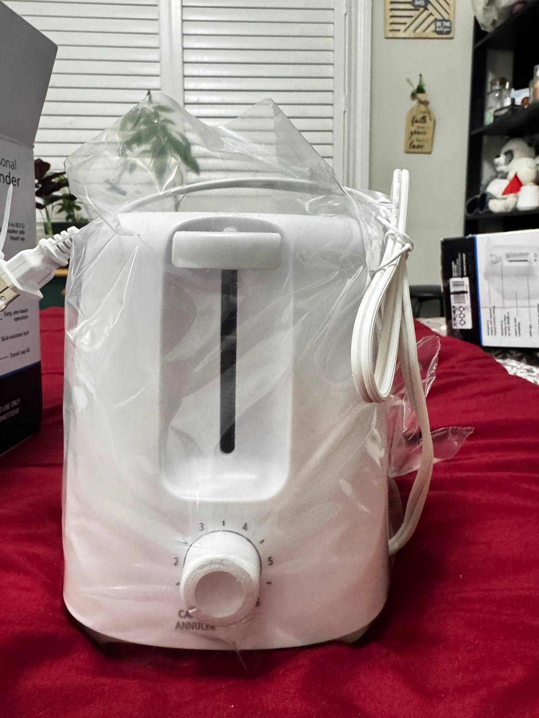 White 2-Slice Toaster - photo 2
