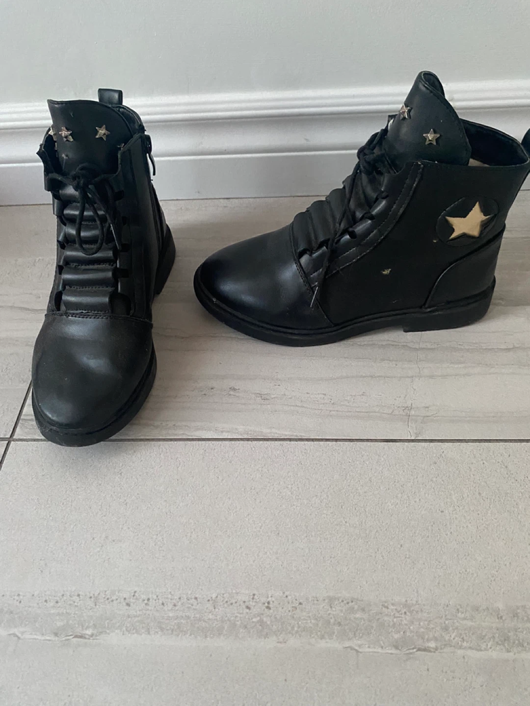 Black Boots with Star Embellishments - kids size 4-4.5
