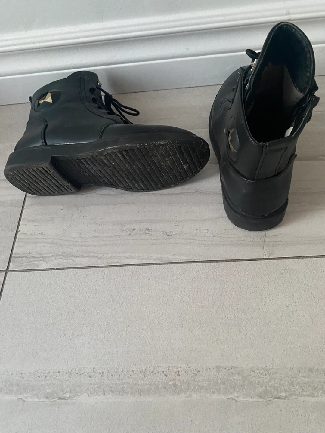 Black Boots with Star Embellishments - kids size 4-4.5 - photo 2