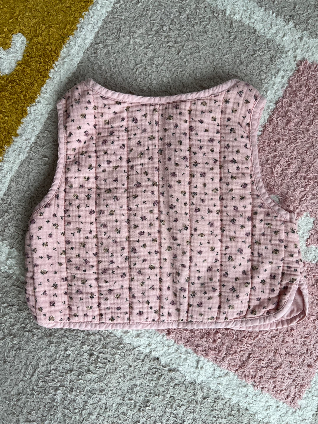 H&M Baby Quilted Floral Vest 2-3T - photo 3