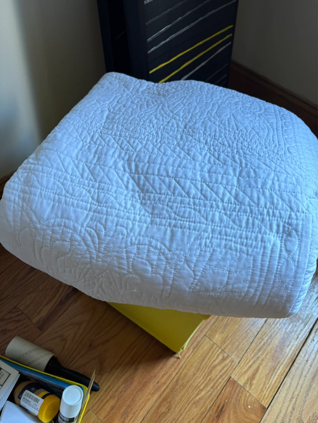 White Quilted Blanket Coverlet and 2 pillowcase. Size full/queen - photo 2